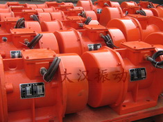 YZS振動電機(jī)：加裝防護(hù)外殼，密封性強(qiáng)不易損壞。