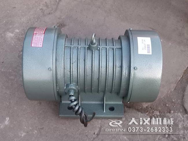 VB振動(dòng)電機(jī)的選型要根據(jù)所匹配產(chǎn)品需要的激振大小，進(jìn)行選擇。